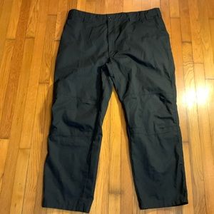 Blauer men’s black rip stop size 45/46” waist and 31” inseam NWOT